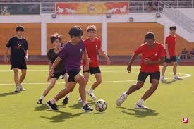 国际雪联单板和自由式U型场地世界杯，中国选手李方慧训练中